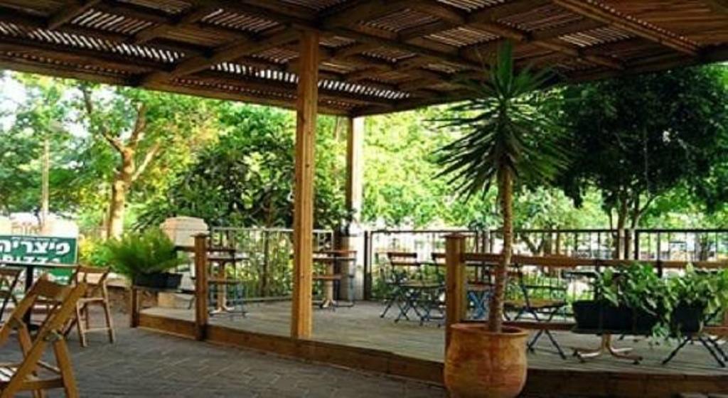 Blueberry Rooms Qaşrīn Εξωτερικό φωτογραφία